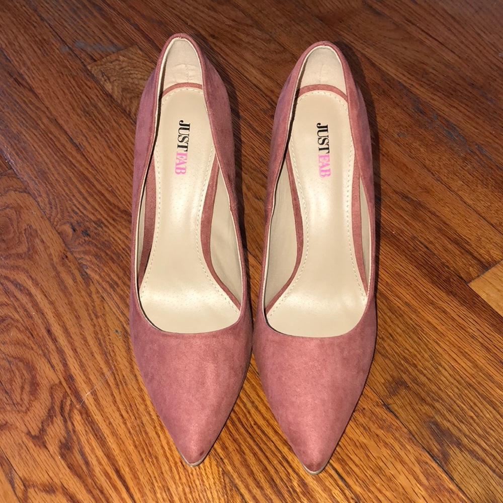 MAUVE HEELS
